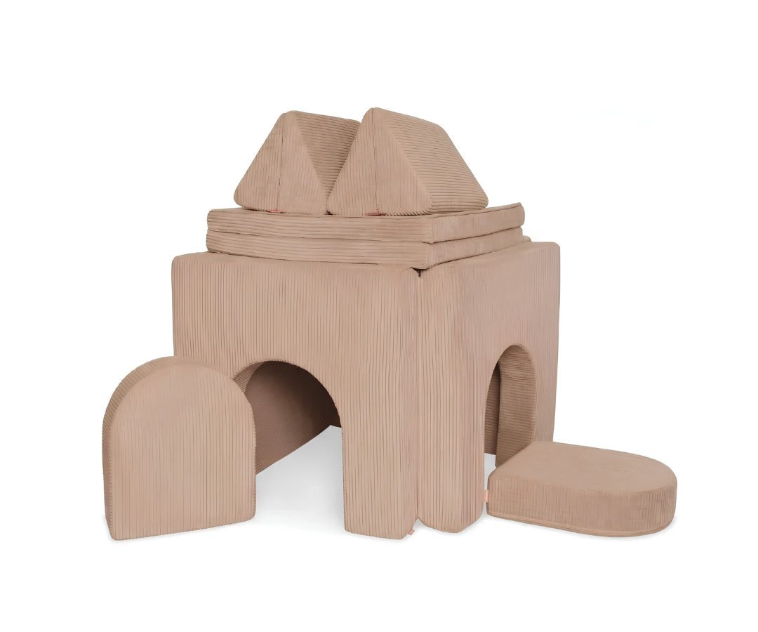 FUNZY Namelio rinkinys – žaidimų sofa + Arkos